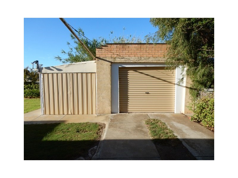 4 Samuel Street, Maitland SA 5573