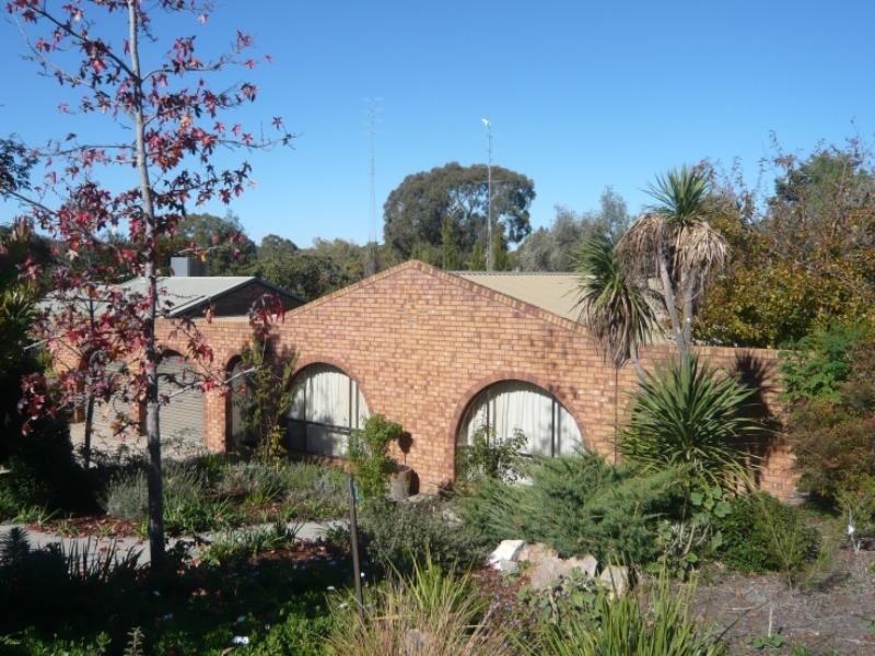 6 Tilbrook Avenue, Clare SA 5453