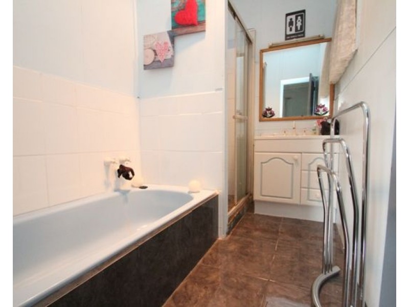 38 Essington Avenue, Clare SA 5453