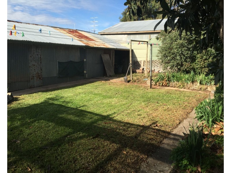 38 Essington Avenue, Clare SA 5453