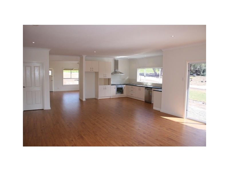 115 Glaetzer Street, Watervale SA 5452