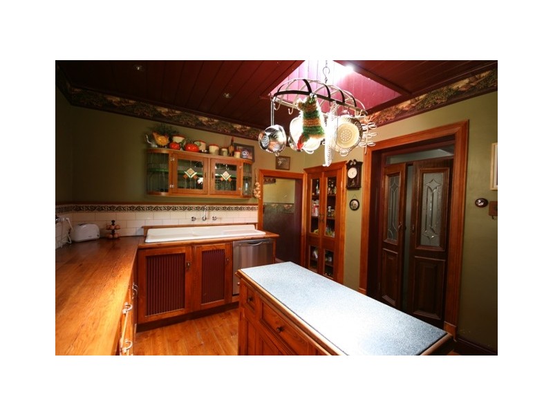 6 Gall Street, Burra SA 5417