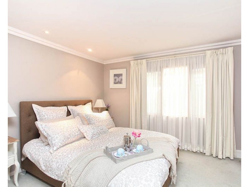 118 White Hut Road, Clare SA 5453