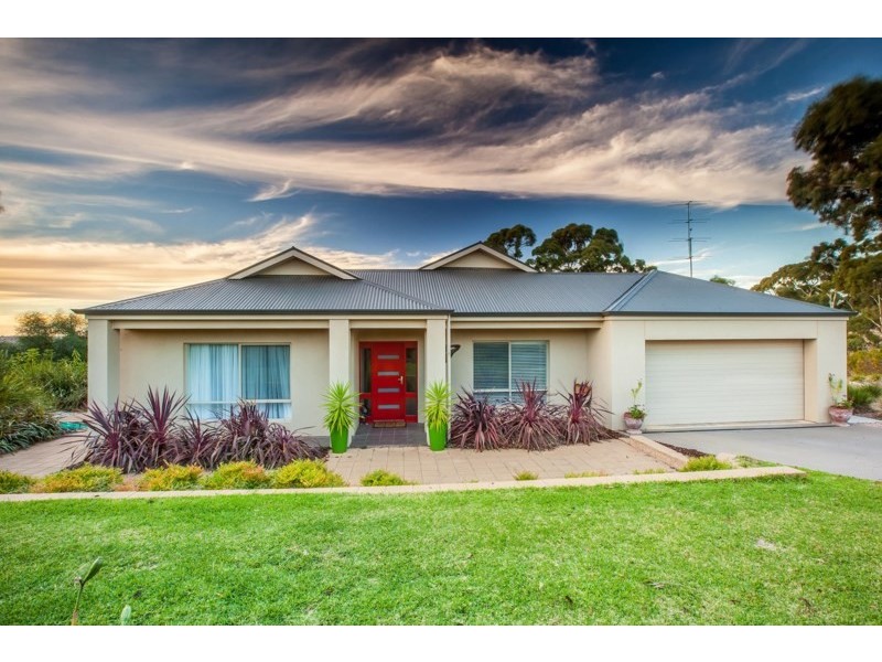 14 Nicklaus Court, Clare SA 5453