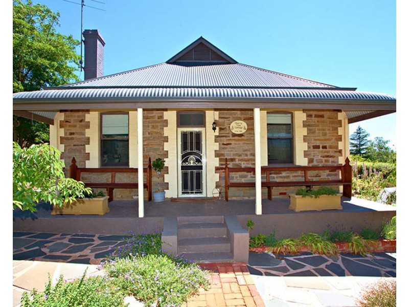 1 Bright Street, Clare SA 5453