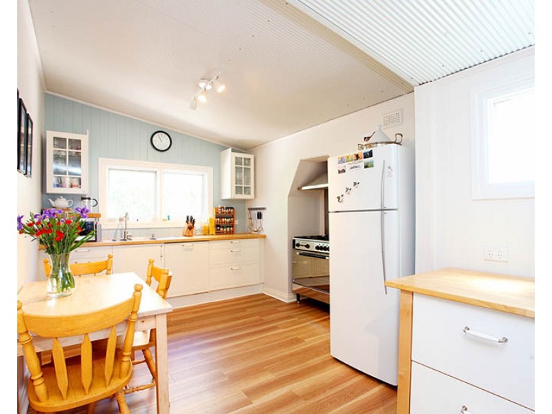 1 Bright Street, Clare SA 5453