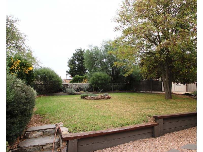 1 Bright Street, Clare SA 5453