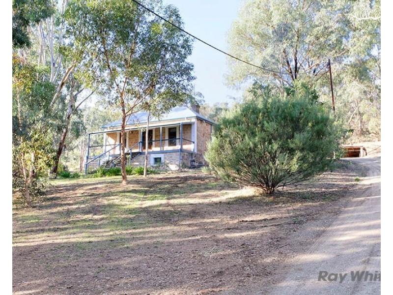 33 Warenda Road, Clare SA 5453