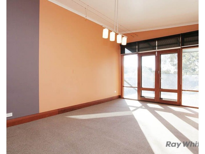 33 Warenda Road, Clare SA 5453