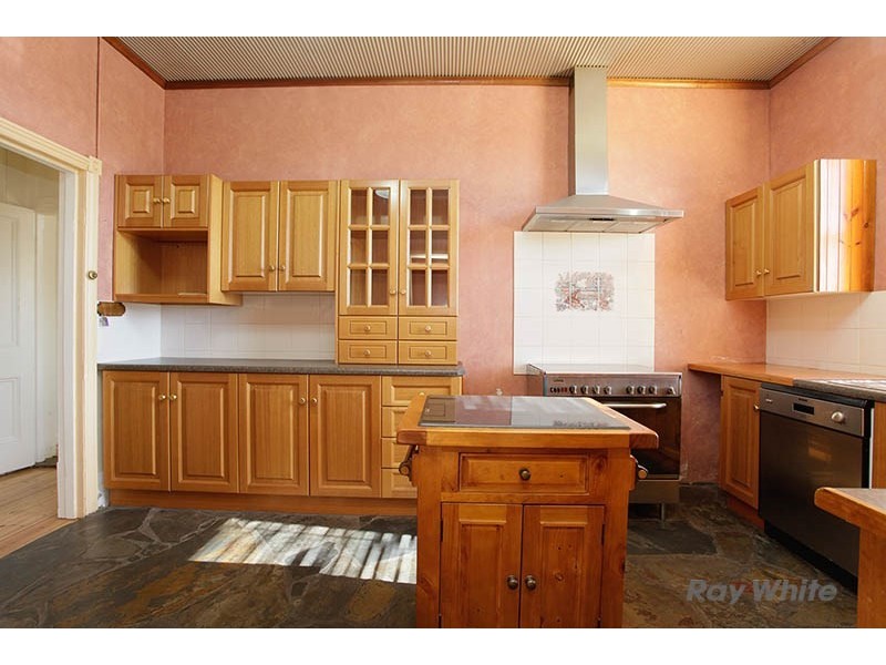 12 Kangaroo Street, Burra SA 5417