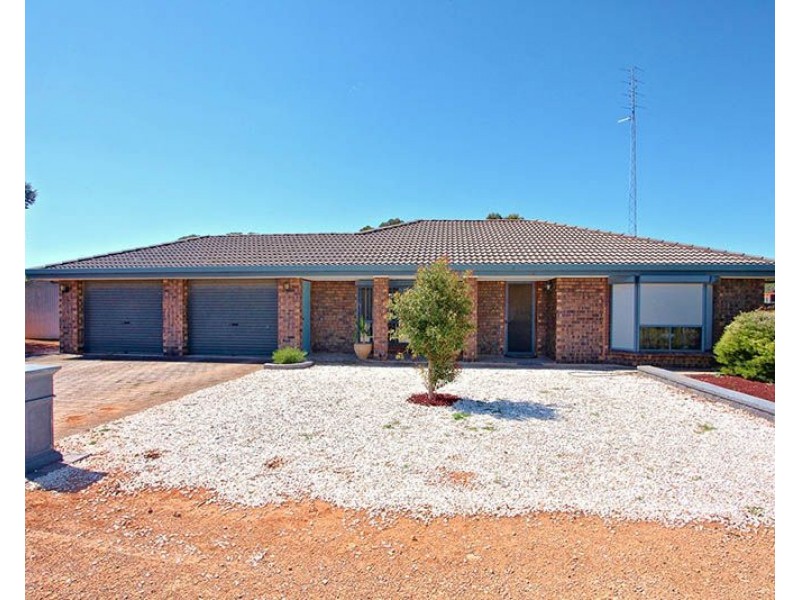 18-20 South East Terrace, Snowtown SA 5520