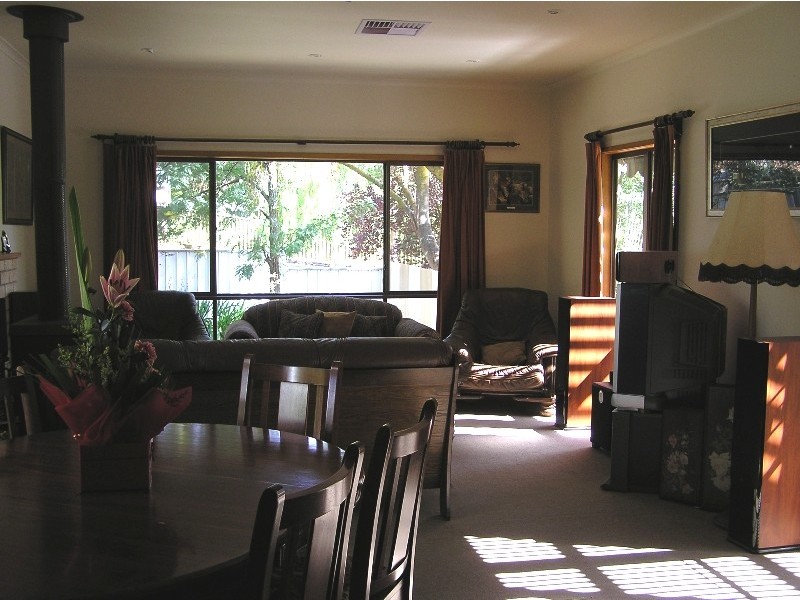 1 Stanley Place, Clare SA 5453