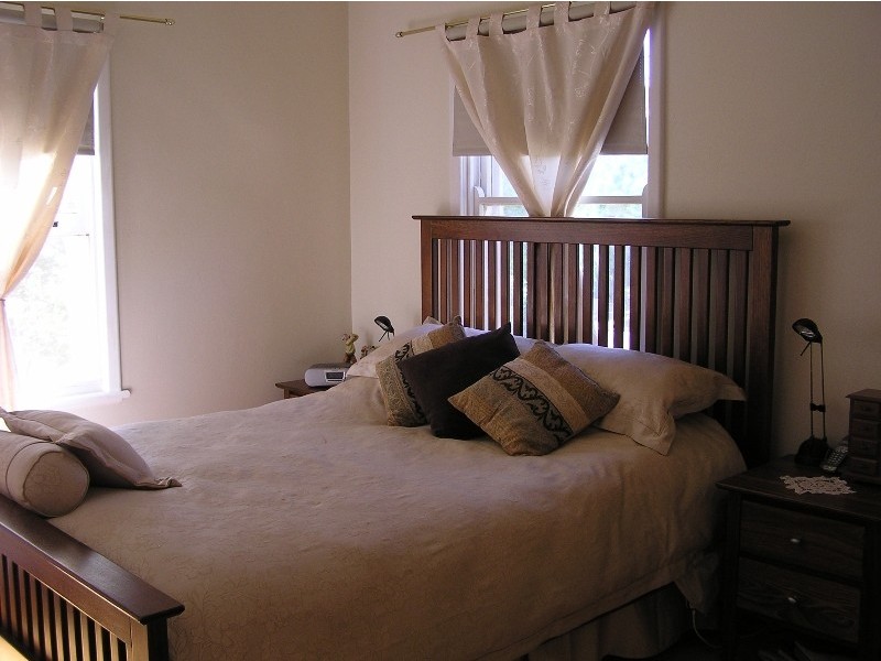 1 Stanley Place, Clare SA 5453