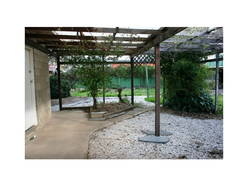 14 Gleeson Street, Clare SA 5453