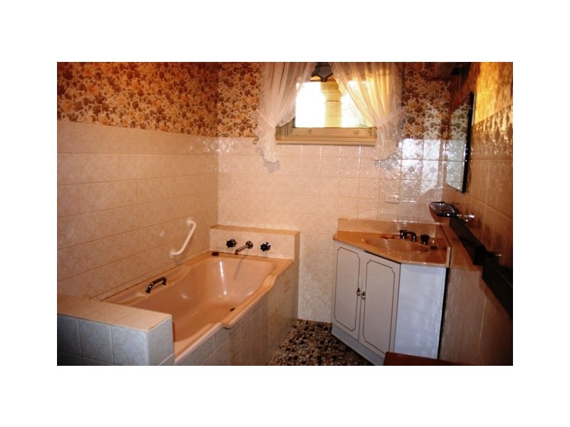 1-3 Youngs Road, Owen SA 5460