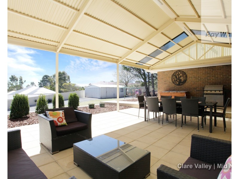 15 Henry Street, Clare SA 5453