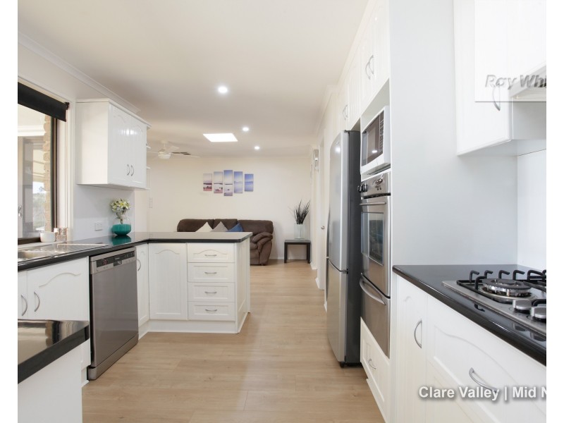 15 Henry Street, Clare SA 5453