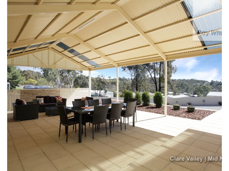 15 Henry Street, Clare SA 5453