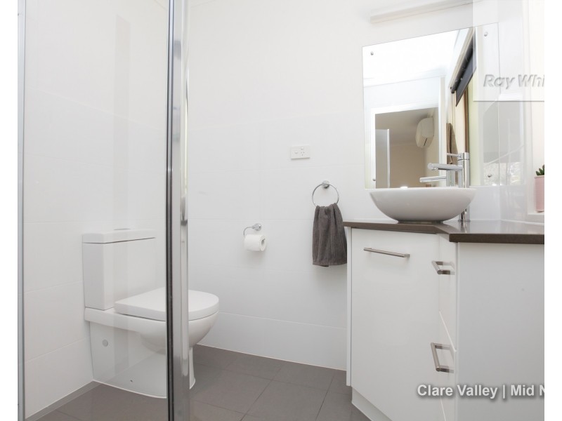 15 Henry Street, Clare SA 5453