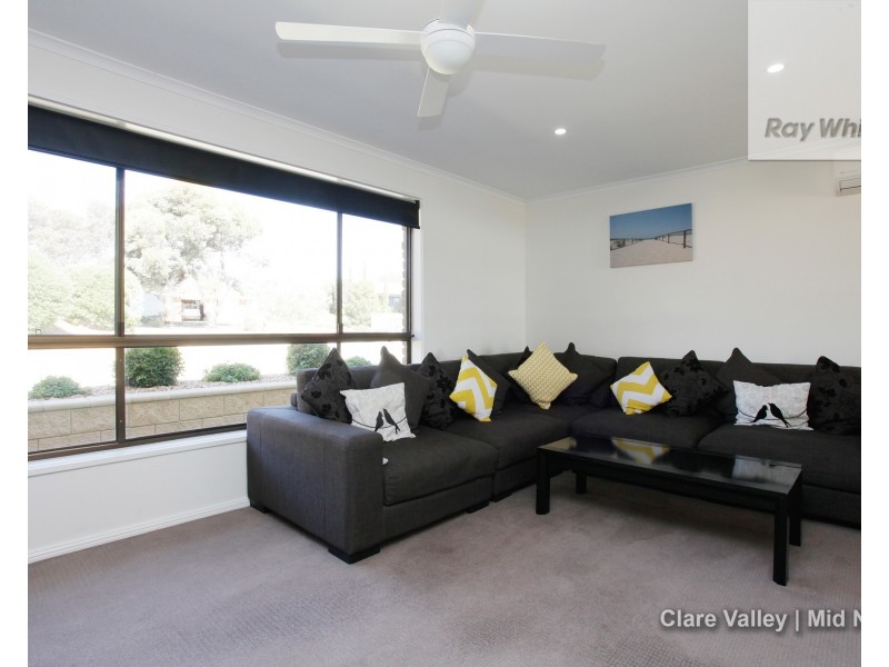 15 Henry Street, Clare SA 5453