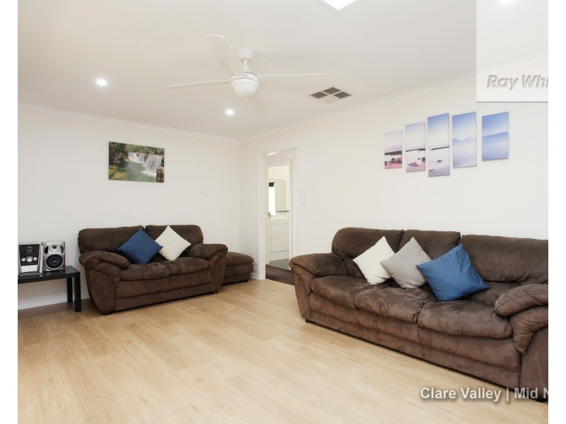 15 Henry Street, Clare SA 5453