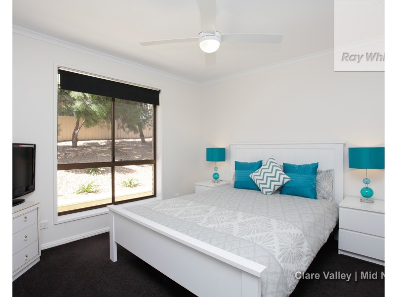 15 Henry Street, Clare SA 5453