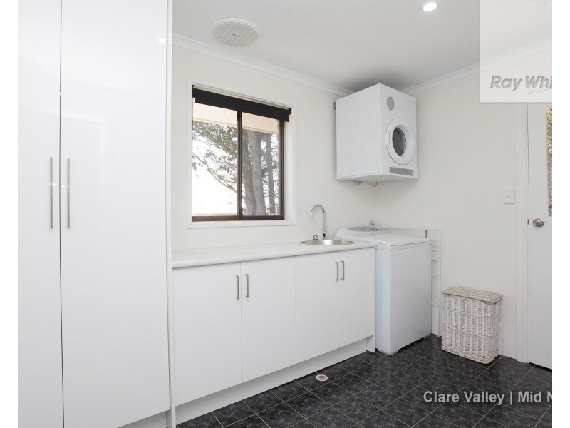 15 Henry Street, Clare SA 5453