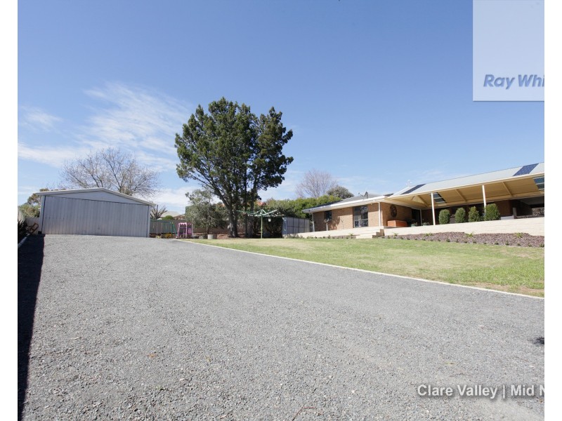 15 Henry Street, Clare SA 5453