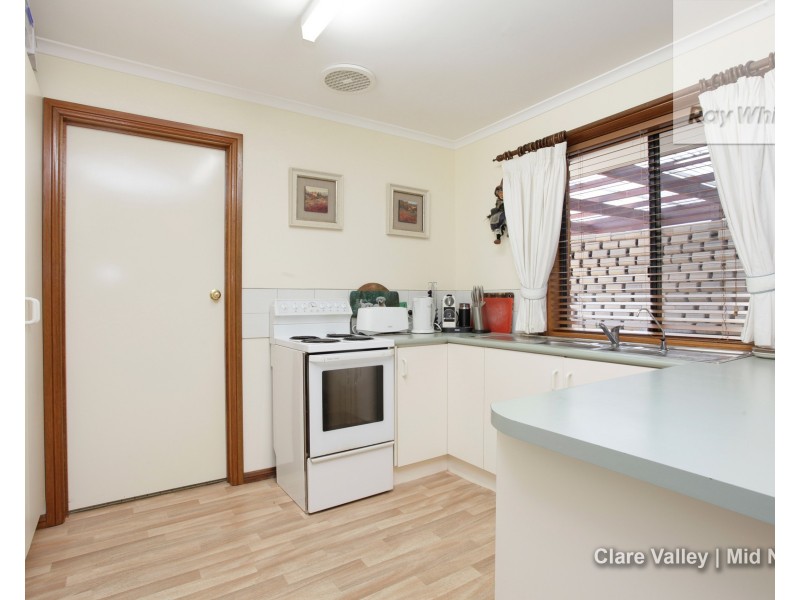 7 Mckinnon Park, Clare SA 5453