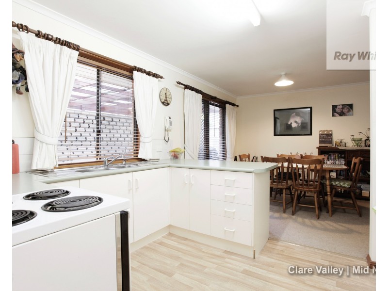 7 Mckinnon Park, Clare SA 5453