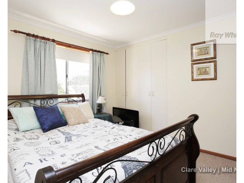 7 Mckinnon Park, Clare SA 5453