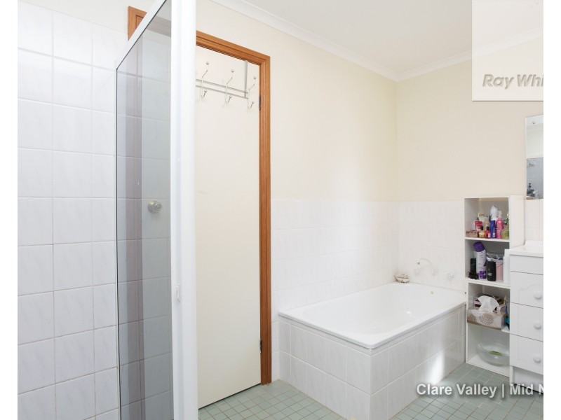 7 Mckinnon Park, Clare SA 5453