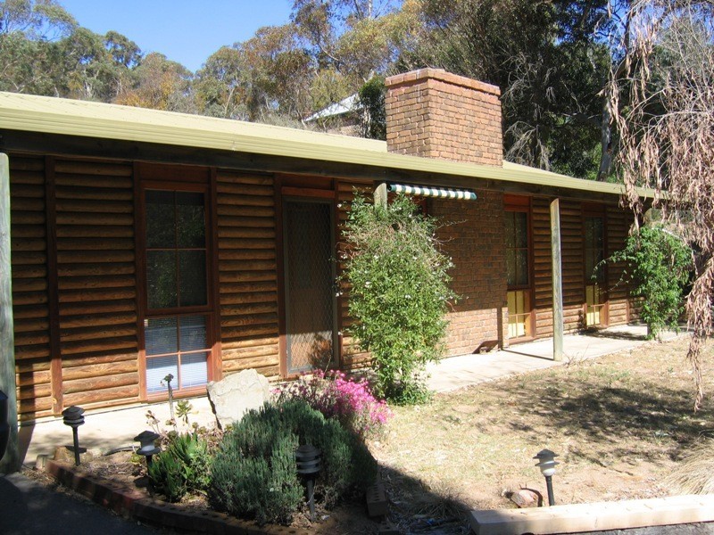 31 Warenda Road, Clare SA 5453