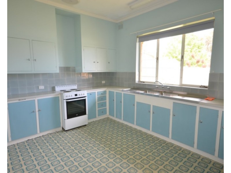 5 Webb Street, Clare SA 5453