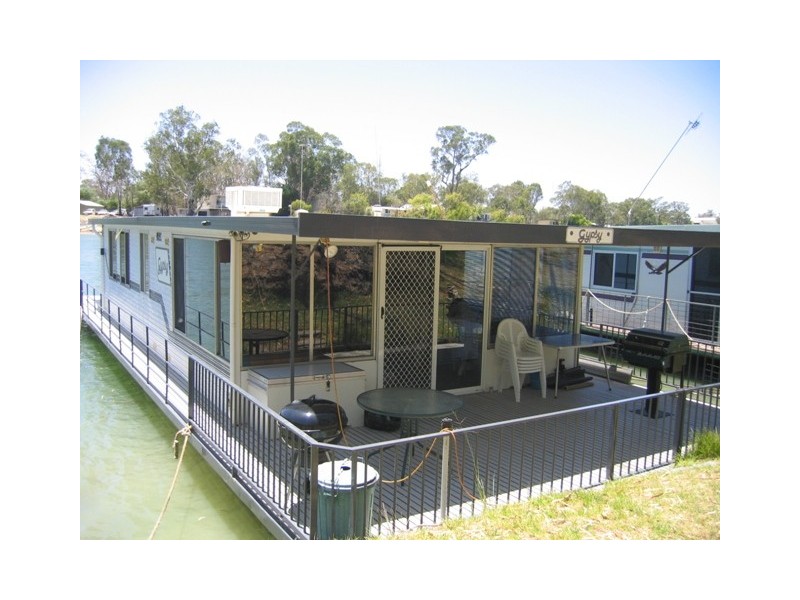 “Gypsy” Houseboat, Morgan SA 5320