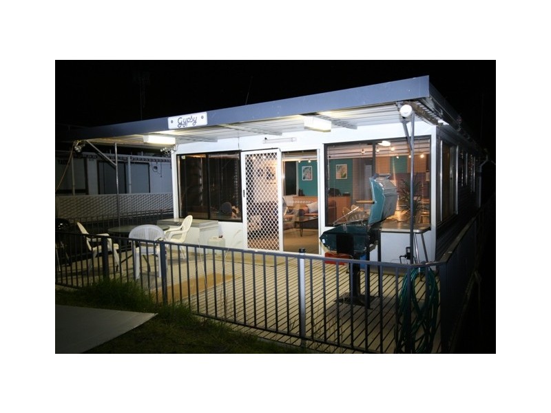 “Gypsy” Houseboat, Morgan SA 5320