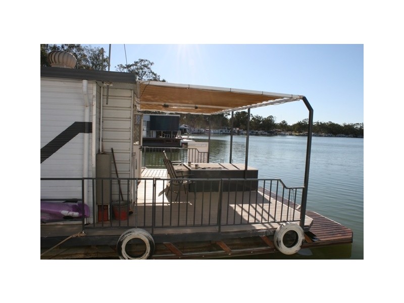 “Gypsy” Houseboat, Morgan SA 5320