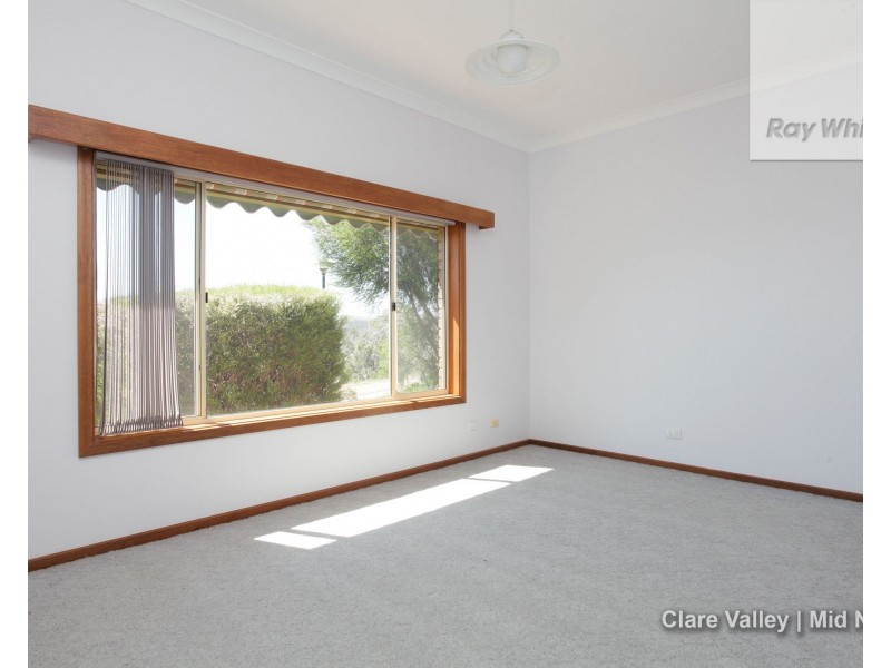 6 Michael Court, Clare SA 5453