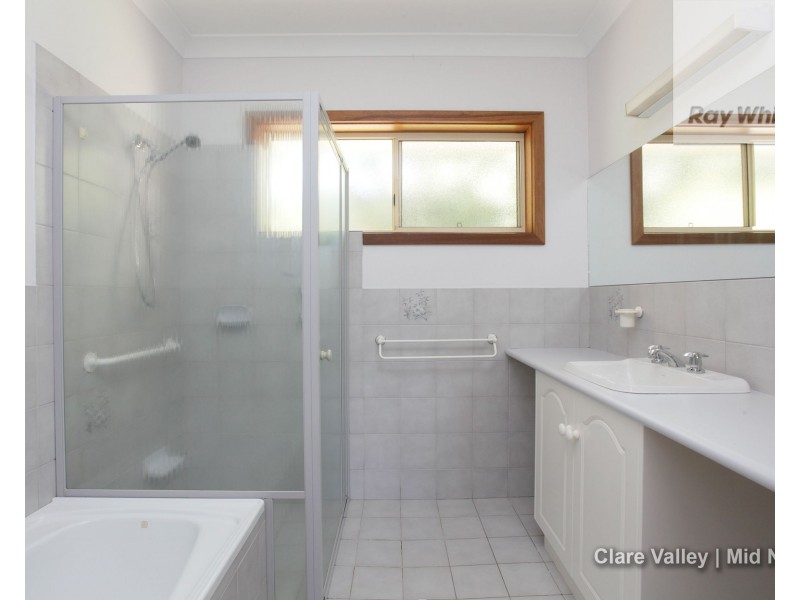 6 Michael Court, Clare SA 5453