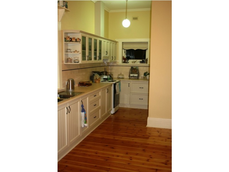 2 The Crescent (St Just Street), Burra SA 5417