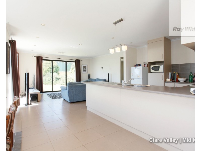 19 Pandappa Drive, Clare SA 5453