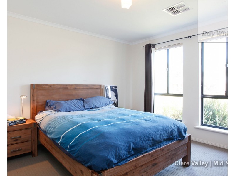 19 Pandappa Drive, Clare SA 5453