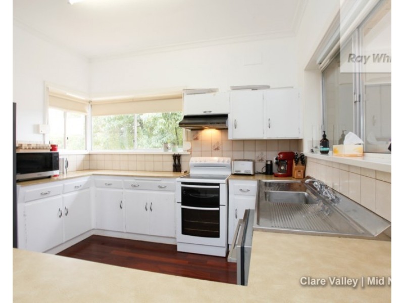 29 Agnes Street, Clare SA 5453