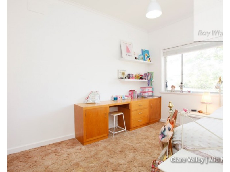 29 Agnes Street, Clare SA 5453