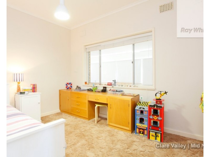 29 Agnes Street, Clare SA 5453