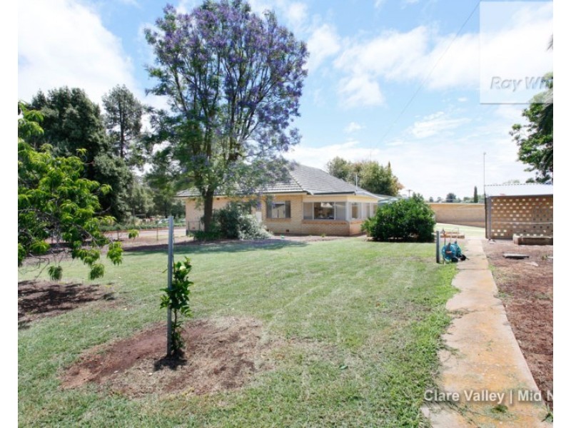 29 Agnes Street, Clare SA 5453
