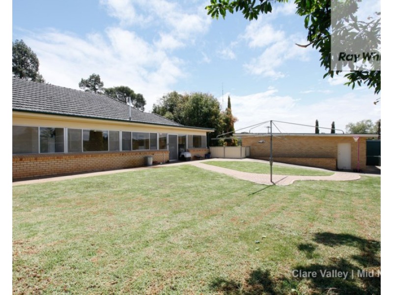 29 Agnes Street, Clare SA 5453