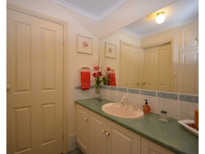 14 Michael Court, Clare SA 5453