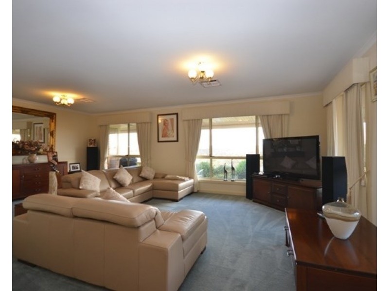 14 Michael Court, Clare SA 5453