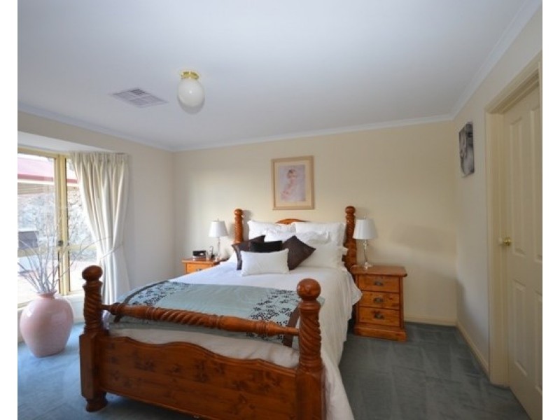 14 Michael Court, Clare SA 5453